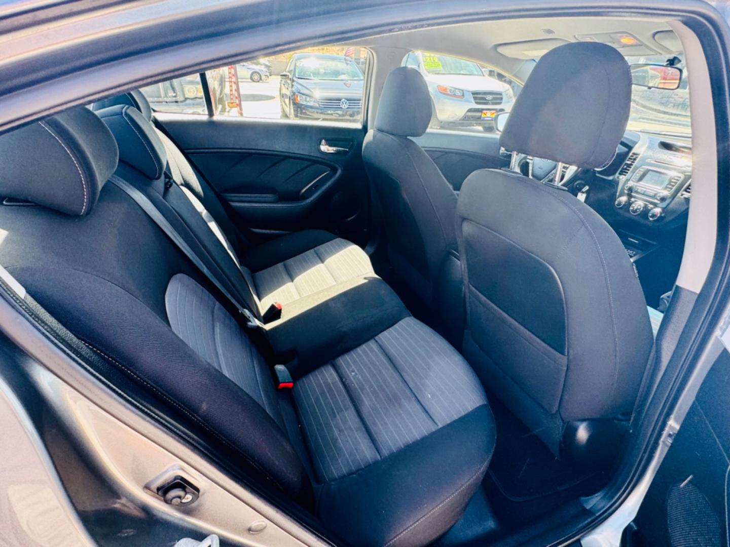 2014 grey Kia Forte (KNAFX4A86E5) , located at 2190 Hwy 95, Bullhead City, AZ, 86442, (928) 704-0060, 0.000000, 0.000000 - 2014 Kia Forte EX. 2.0 4 cylinder engine. great gas mileage. new engine with warranty. great gas mileage. brand new tires. financing available. super clean. bluetooth, backup sensors. keyless entry. satellite radio. buy here pay here. in house financing . we finance. only at Dunton Motors. - Photo#6